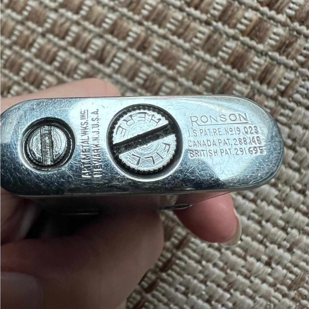 Vintage Ronson Lighter - Picture 7 of 8